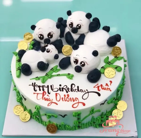 Bánh sinh nhật hình gấu trúc là món quà đặc biệt đối với các bé, mang lại niềm vui bất ngờ