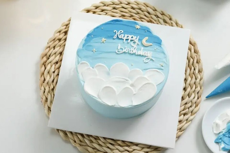Bánh sinh nhật màu xanh đơn giản cho nam