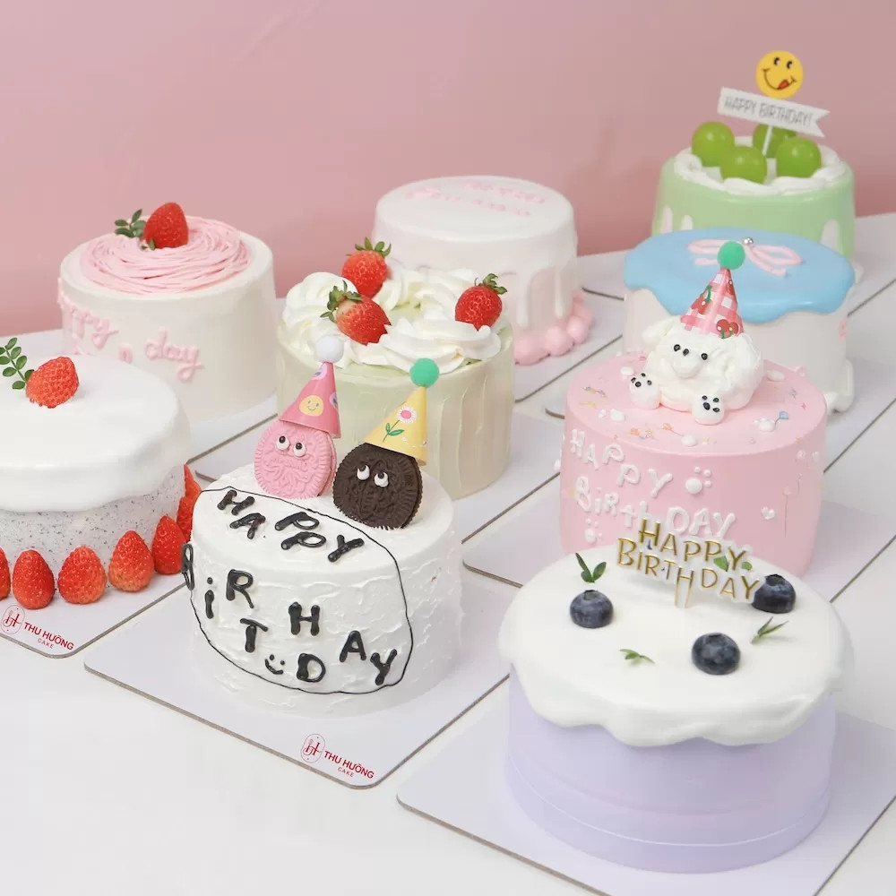 Bánh sinh nhật mini hình gấu đáng yêu với kem màu hồng