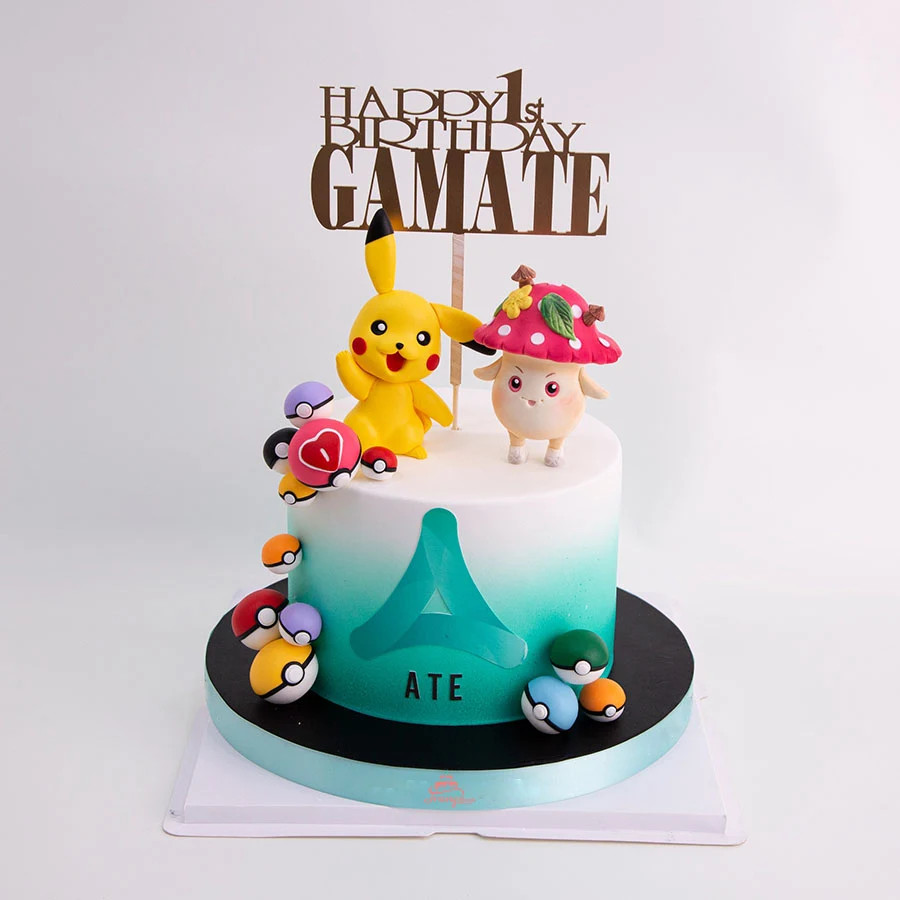 Bánh sinh nhật Pikachu với nụ cười thân thiện và đôi má hồng phúng phính rất đáng yêu