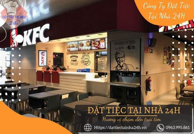 Bánh sinh nhật và gà rán KFC trong tiệc cho bé
