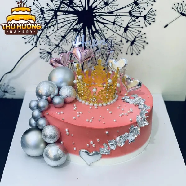 Bánh sinh nhật vương miện công chúa màu hồng pastel trang trí lộng lẫy