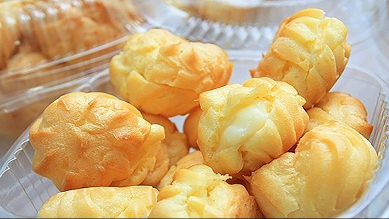 Bánh su kem vỏ vàng giòn, nhân kem béo ngậy