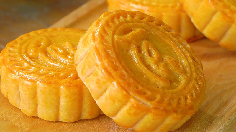 Bánh trung thu vàng óng làm bằng nồi cơm điện