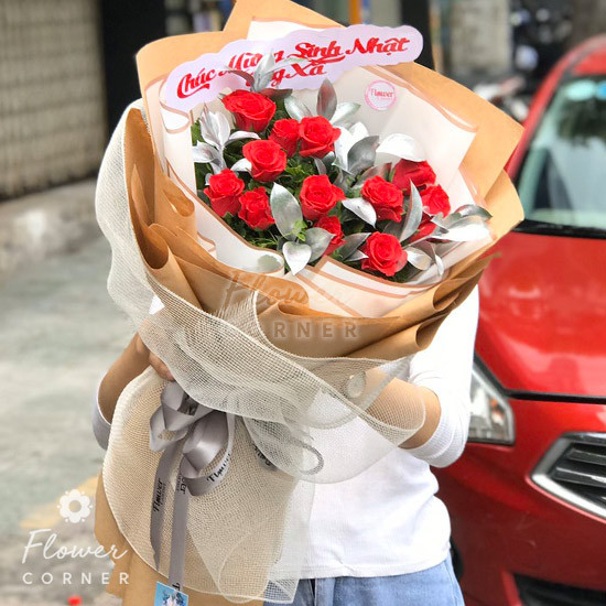 Bó hoa hồng đỏ rực rỡ tặng sinh nhật