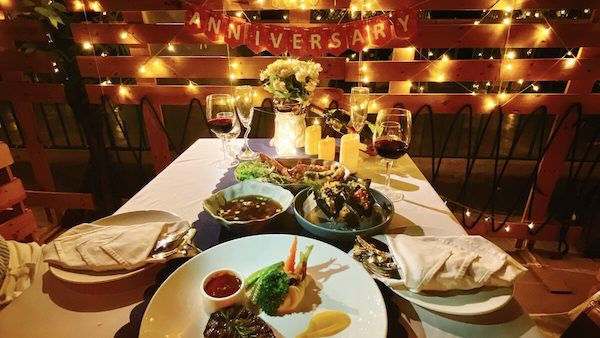 Bữa tối lãng mạn và ấm cúng tự tay chuẩn bị là món quà sinh nhật ý nghĩa