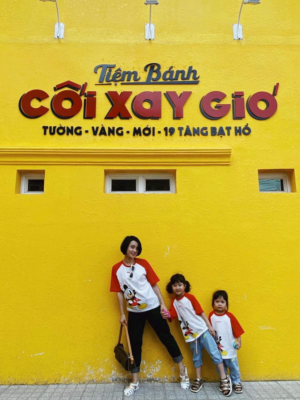 Bức tường vàng mới tại 19 Tăng Bạt Hổ, biểu tượng check-in của Cối Xay Gió Đà Lạt
