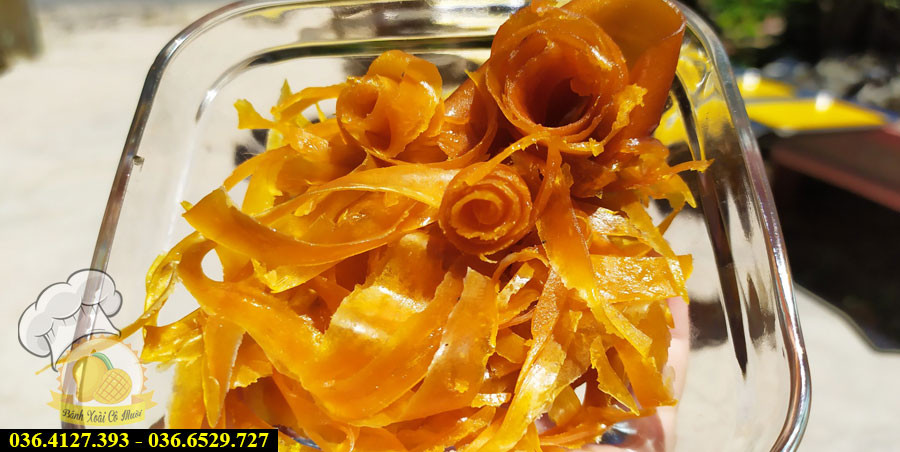 Cách thưởng thức bánh xoài dẻo truyền thống