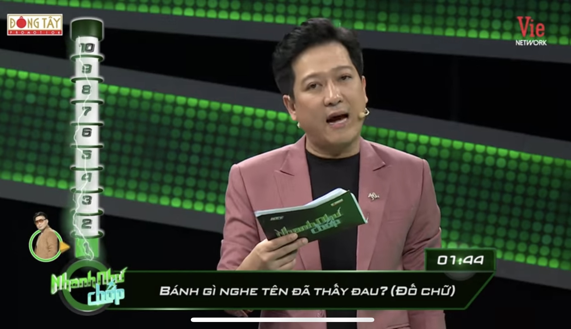 Câu đố "bánh gì nghe tên đã thấy đau" trên chương trình Nhanh như Chớp gây sốt.