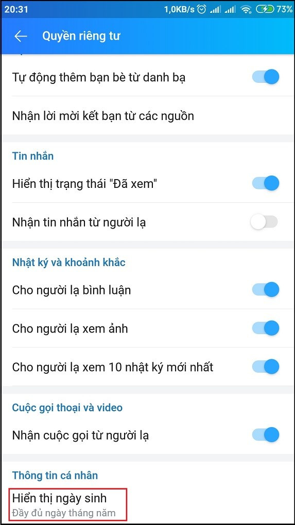 Chọn Quyền riêng tư sau đó chọn Hiển thị ngày sinh để thay đổi cài đặt