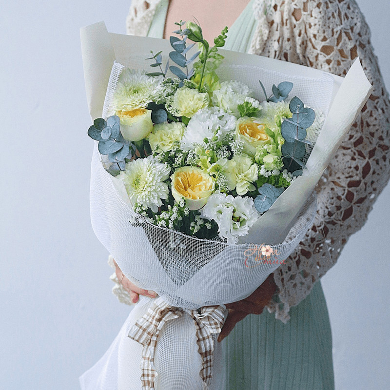 Giỏ hoa cẩm tú cầu và hồng, món quà sinh nhật ý nghĩa dành tặng mẹ