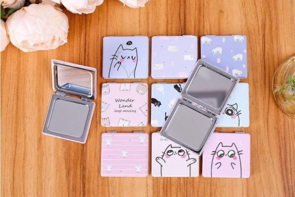 Gương mini quà sinh nhật