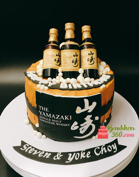 Hình ảnh bánh sinh nhật đẹp phong cách mạnh mẽ, trang trí độc đáo cho phái mạnh.