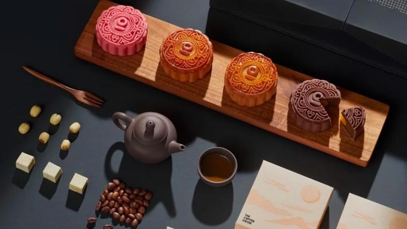 Hình ảnh hộp bánh trung thu The Coffee House với thiết kế hiện đại, gợi ý cho bánh trung thu nào ngon nhất phong cách trẻ trung