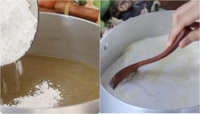 Khuấy đều hỗn hợp bột bánh giò trước khi nấu để tránh vón cục