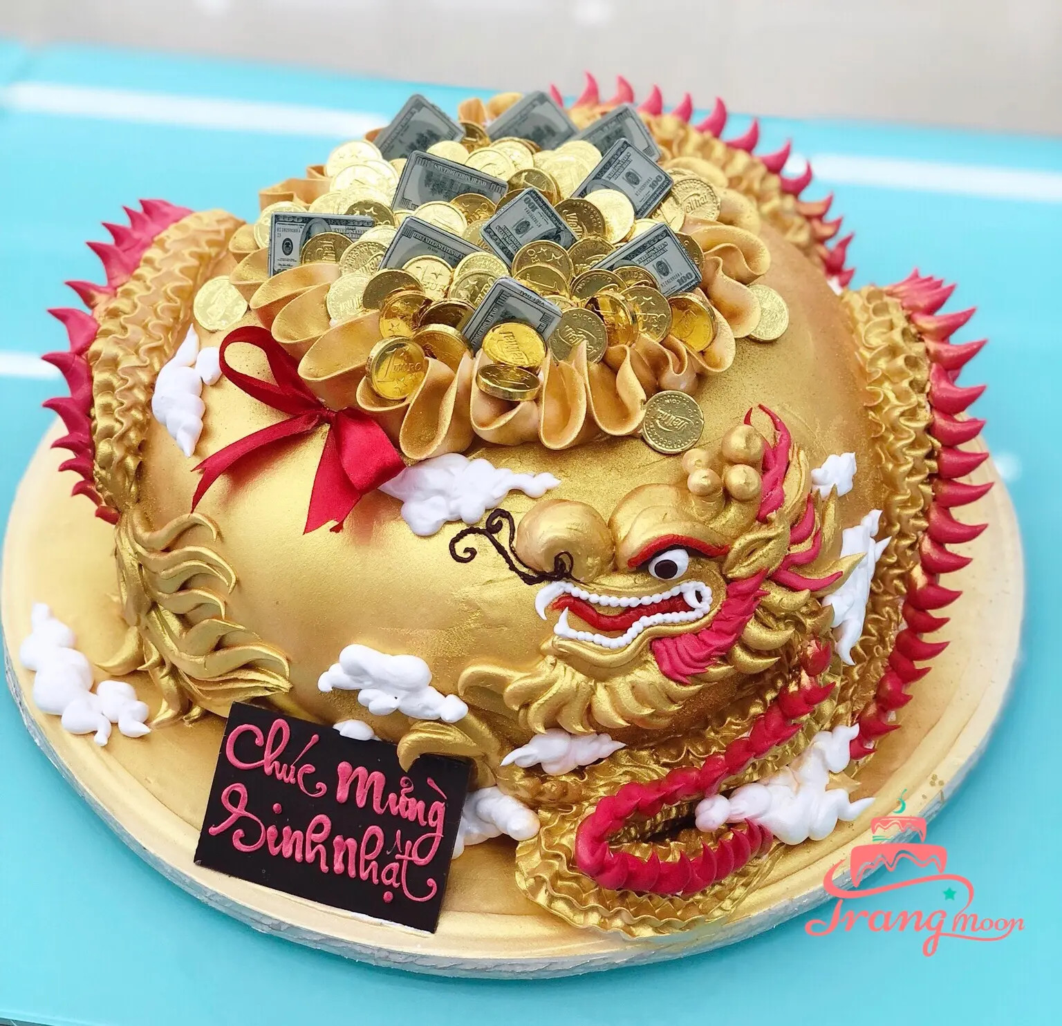 Lưu ý quan trọng khi chọn mua bánh sinh nhật con rồng hình rồng vàng