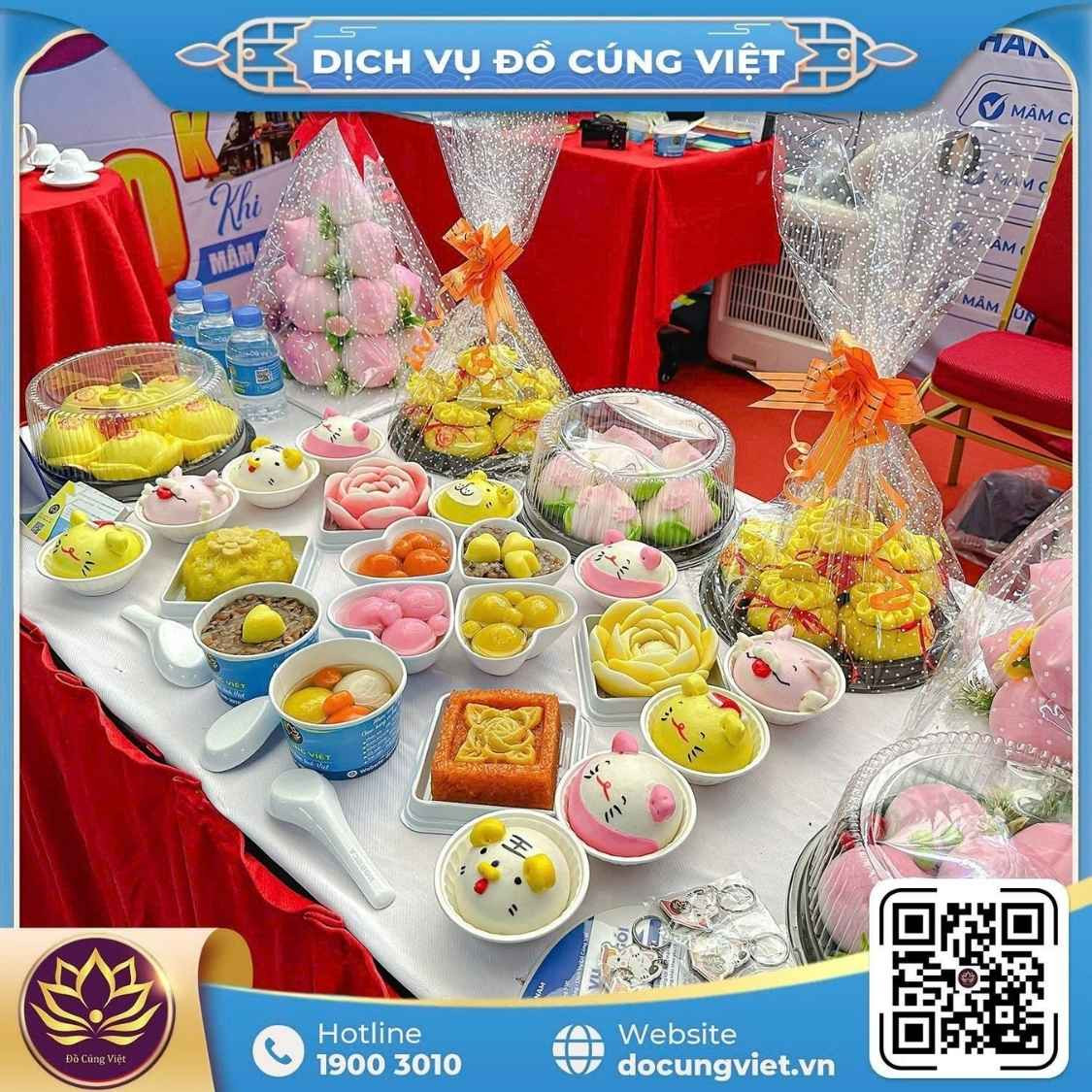 Mâm bánh bao đầy tháng được tạo hình đa dạng, biểu tượng cho lời chúc tốt lành.