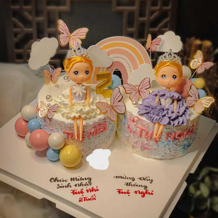 Mẫu bánh sinh nhật đôi hình búp bê công chúa đáng yêu cho bé gái