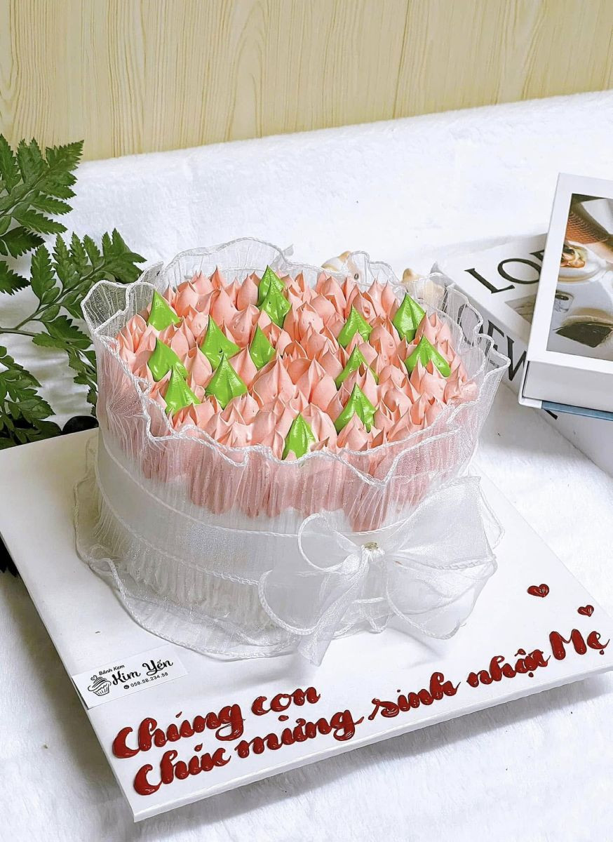 Mẫu bánh sinh nhật hoa tulip phối màu đa sắc độc đáo và ấn tượng