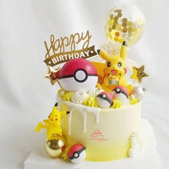 Mẫu bánh sinh nhật Pikachu hình quả cầu phép thuật Pokeball ấn tượng