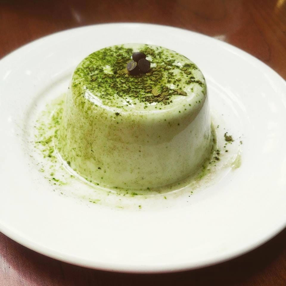 Món bánh panna cotta trà xanh thanh mát, dễ làm tại nhà