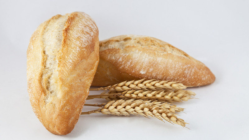 Một ổ bánh mì khoảng 80-90g chứa khoảng 230 calo