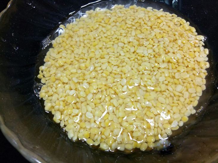 Ngâm đậu xanh làm bánh