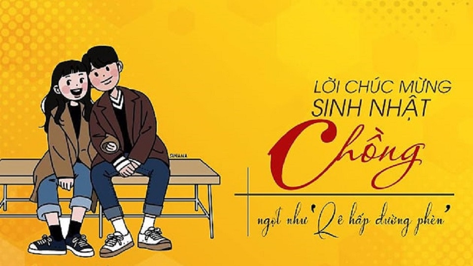 Người vợ viết lời chúc sinh nhật chồng đầy ý nghĩa trên thiệp, thể hiện tình cảm ngọt ngào.