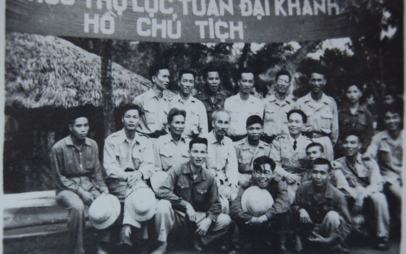 Những câu chuyện cảm động về ngày sinh nhật Bác Hồ và tấm lòng của Người