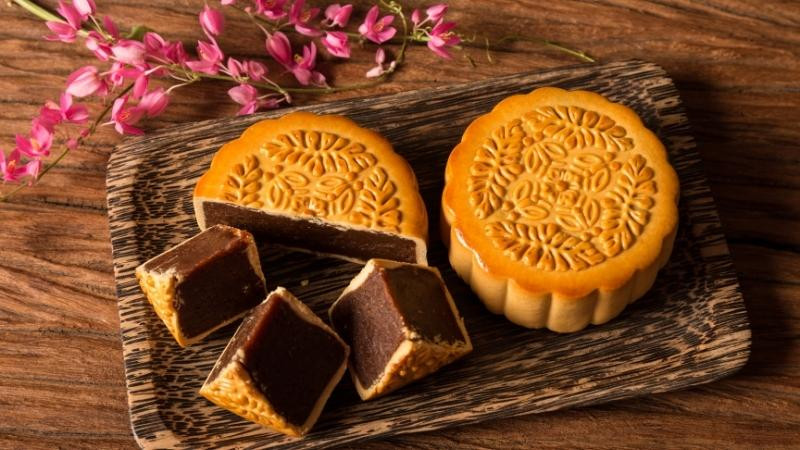 Những chiếc bánh trung thu đa dạng hương vị, món quà ý nghĩa trong Tết Đoàn viên