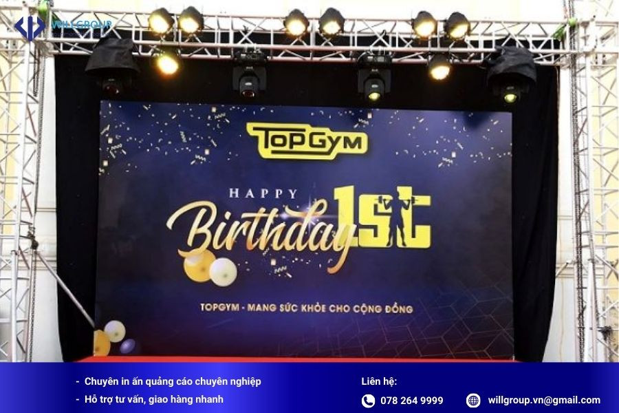 phông nền sinh nhật công ty TopGym với thông điệp kỷ niệm