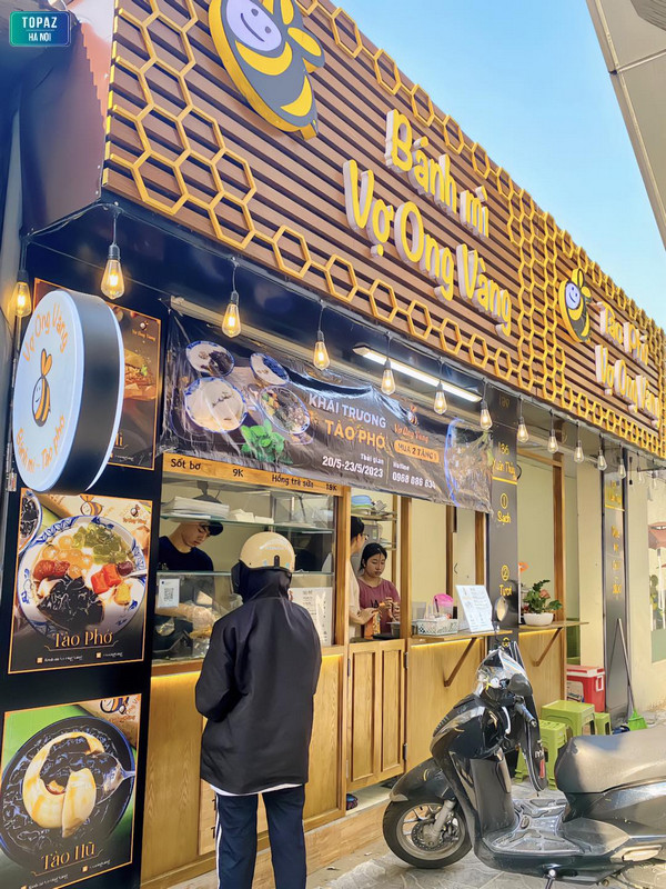 Quán Bánh mì Vợ Ong Vàng chủ yếu phục vụ khách hàng mua mang về
