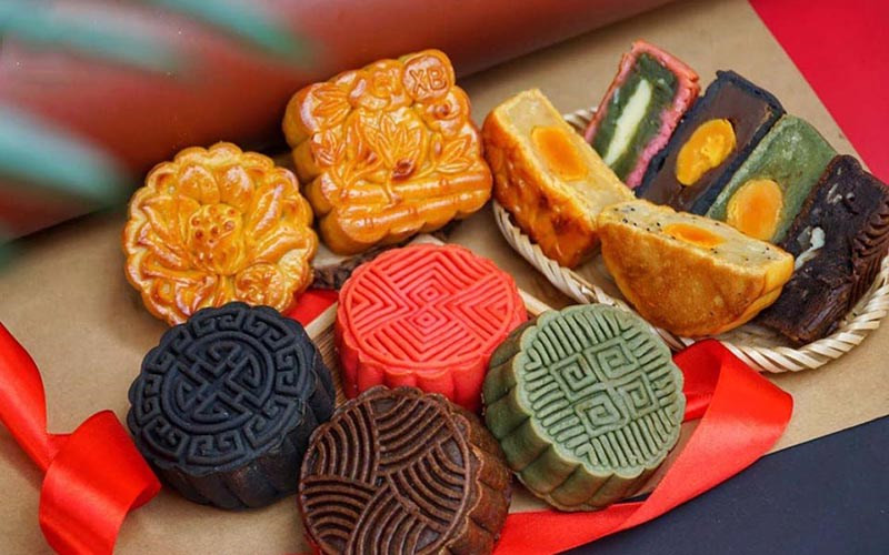 Quan sát màu sắc bánh Trung thu