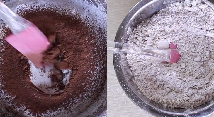 Rây bột mì và các nguyên liệu khô chuẩn bị làm bánh cookie