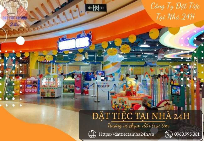 Trẻ em vui chơi trong nhà banh tại Dream Kids