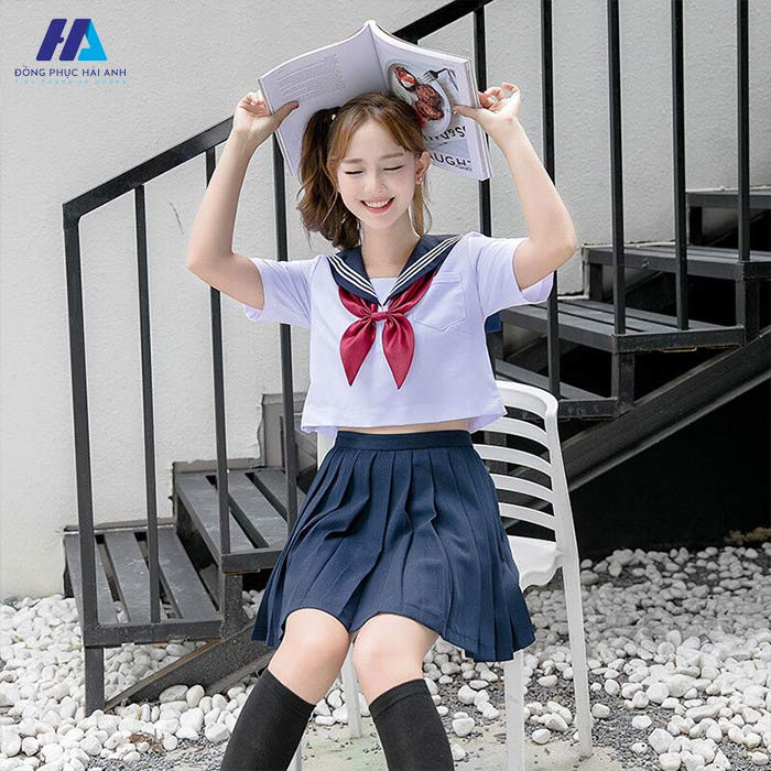 Váy đồng phục nữ sinh Nhật Bản phong cách thanh lịch, thể hiện nét đẹp học đường