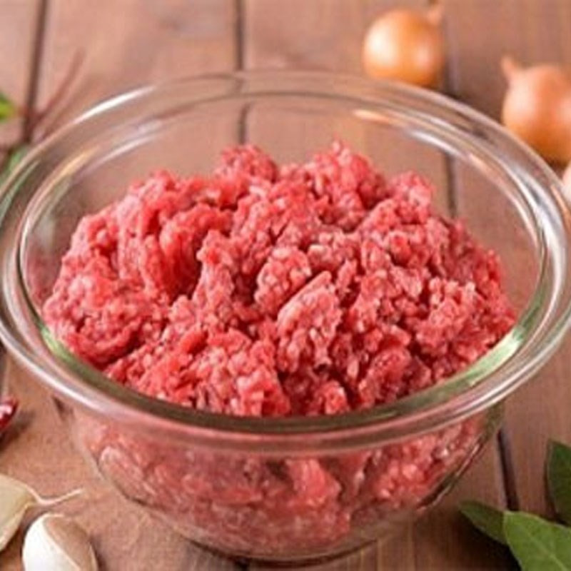 Xay nhuyễn thịt heo cho nhân bánh tẻ