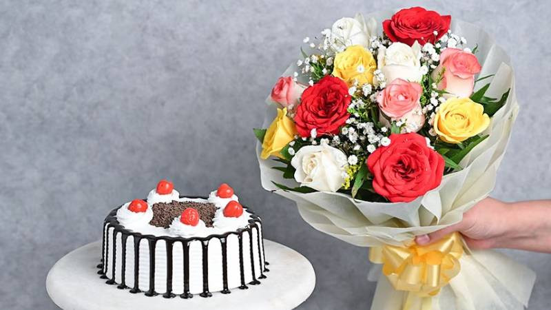 Ý nghĩa sự kết hợp giữa hoa và bánh kem sinh nhật
