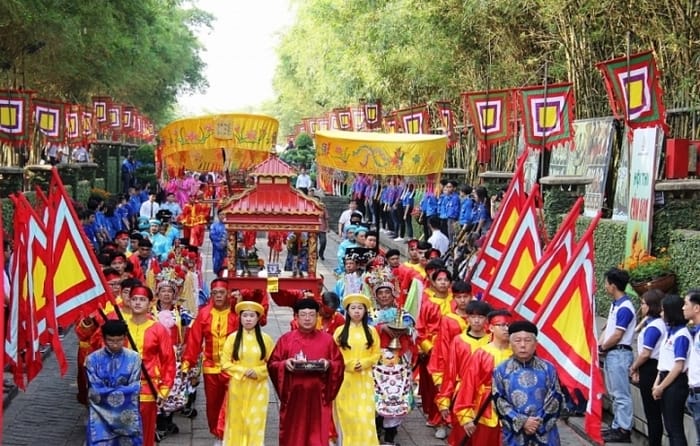 Giỗ Tổ Hùng Vương ngày 10 tháng 3 âm lịch là dịp lễ tưởng niệm công lao dựng nước của các vị vua Hùng