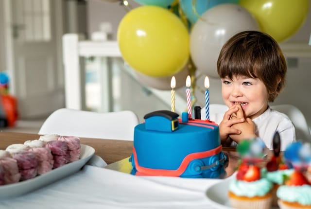 Gợi ý lời  lời chúc mừng sinh nhật con trai 3 tuổi từ bố mẹ
