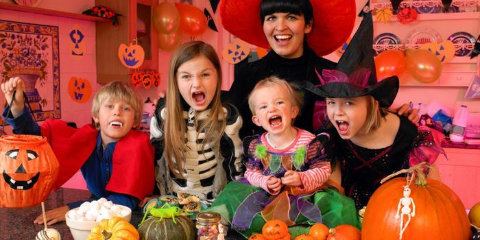 Ngày lễ Halloween có nguồn gốc từ lễ hội Samhain của người Celtic tại Ireland, Anh khi kết thúc mùa thu Ngày lễ Halloween có nguồn gốc từ lễ hội Samhain của người Celtic tại Ireland, Anh khi kết thúc mùa thu