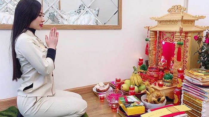 Ý nghĩa của việc cúng Thần Tài hàng ngày