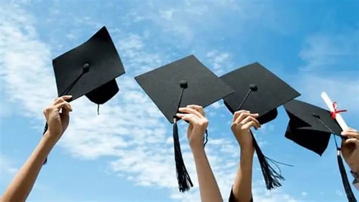 Lời chúc tốt nghiệp đại học tự động viên bản thân
