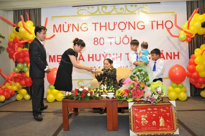 Lời chúc không nên sáo rỗng mà nên chân thành