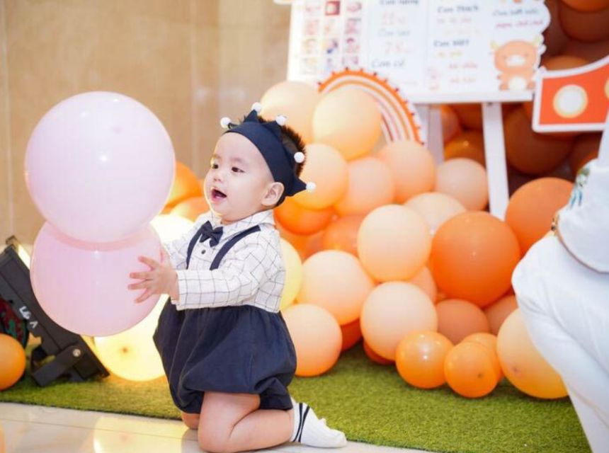 Tổng hợp chi tiết lời chúc thôi nôi dành cho bé trai ý nghĩa nhất
