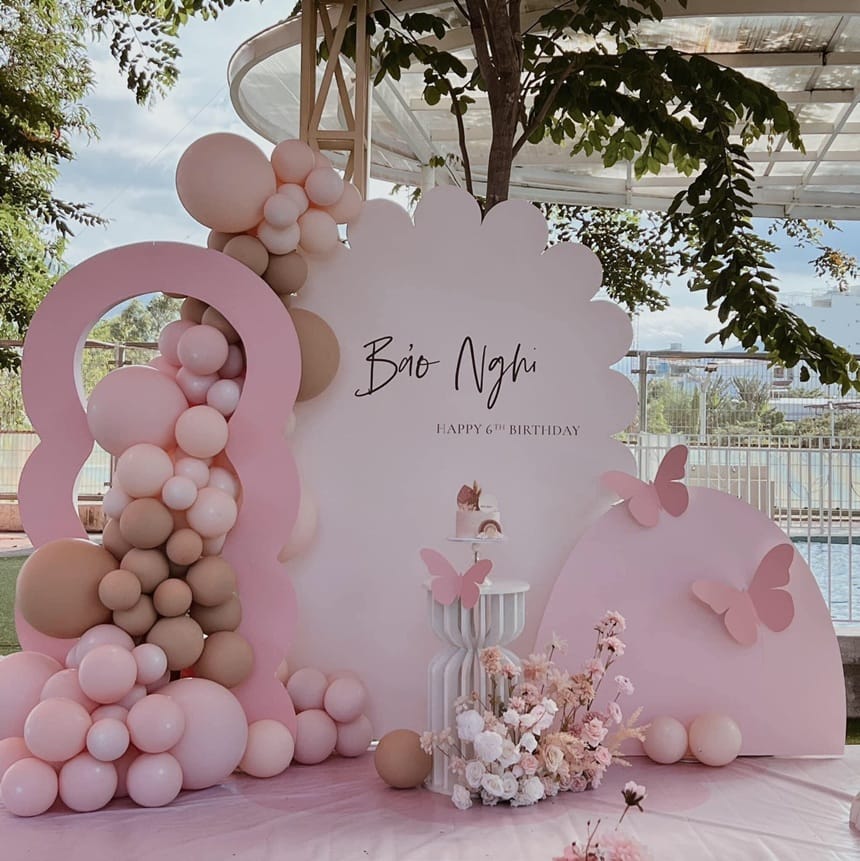 Lời chúc thôi nôi cháu gái có ý nghĩa như thế nào?