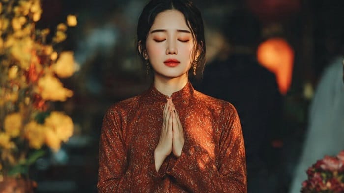 Thực hiện đọc văn khấn rằm tháng 10 với sự thành tâm