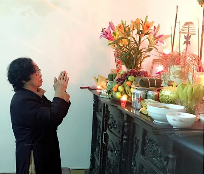 Đọc văn khấn cúng rằm
