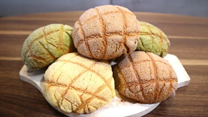 Bánh mì dưa lưới có nhiều biến tấu mới tạo ấn tượng cho người ăn.