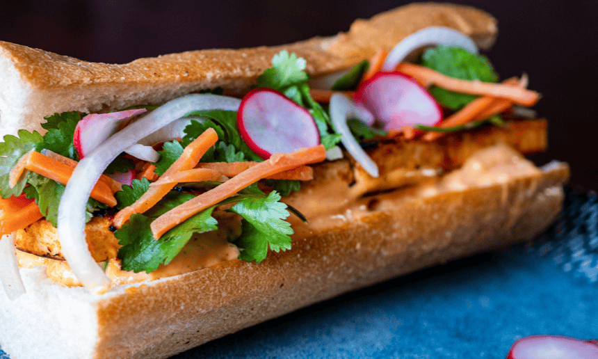 Bổ sung món bánh mì chay vào menu món chay của bạn.